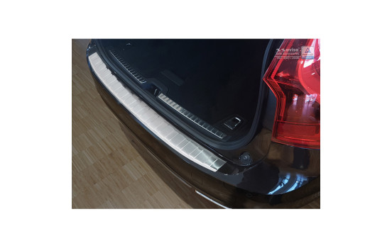 Stainless steel bumper protector suitable for Volvo V90 9/2016- 'Ribs', Image 2