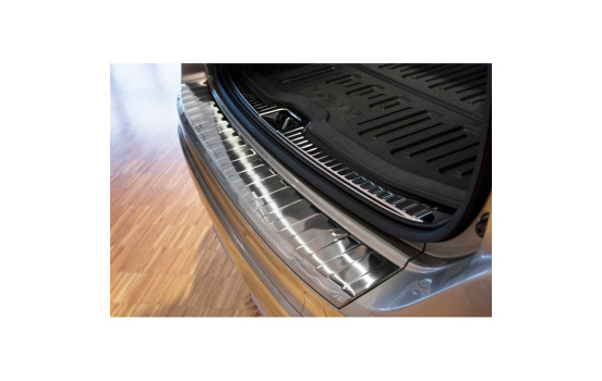 Stainless steel bumper protector suitable for Volvo XC60 2013- 'Ribs', Image 9