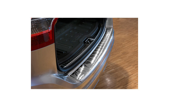 Stainless steel bumper protector suitable for Volvo XC60 2013- 'Ribs', Image 10