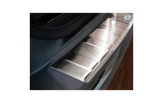 Stainless steel bumper protector suitable for Volvo XC60 II 2017- 'Ribs', Image 3
