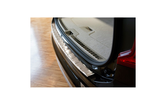 Stainless steel bumper protector suitable for Volvo XC90 2015- 'Ribs', Image 2