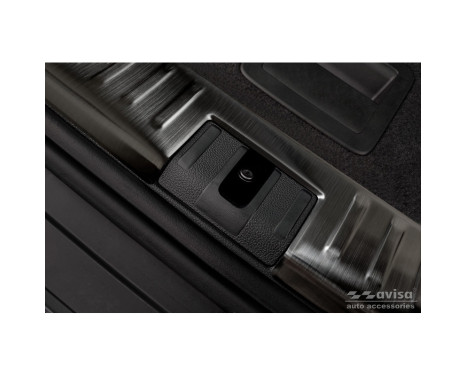 Stainless steel inner bumper protector suitable for Skoda Kodiaq 2017-2021 & Facelift 2021- 'Ribs', Image 3