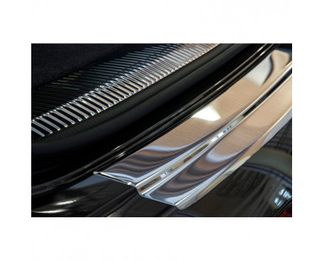 Stainless steel rear bumper protector Audi Q7 2015-, Image 3