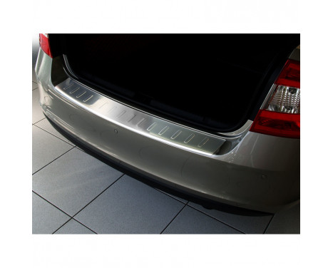 Stainless steel rear bumper protector Skoda Rapid 2012- 'Ribs', Image 2