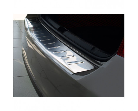 Stainless steel rear bumper protector Skoda Rapid 2012- 'Ribs', Image 3