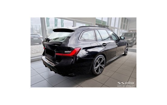 Stainless Steel Rear Bumper Protector suitable for BMW 3 Series Touring (G21) Facelift 2022 - with M-Package 'Ribs&#, Image 5