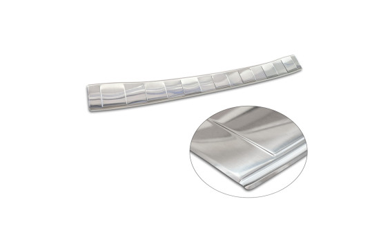 Stainless Steel Rear Bumper Protector suitable for BMW 3 Series Touring (G21) Facelift 2022 - with M-Package 'Ribs&#, Image 6