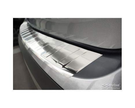 Stainless steel rear bumper protector suitable for Citroën C4 & e-C4 2020- 'Ribs', Image 3