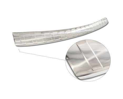 Stainless steel rear bumper protector suitable for Citroën C4 & e-C4 2020- 'Ribs', Image 5