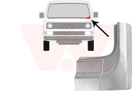 PLATE UNDER THE WINDSHIELD