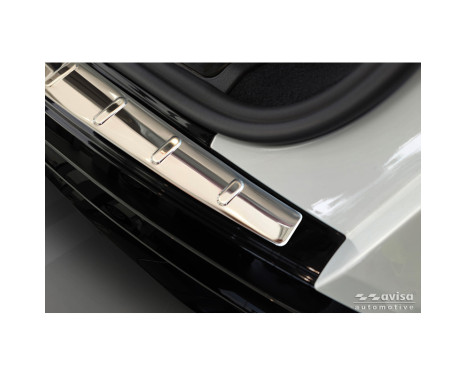 Avisa Chrome Stainless Steel Rear Bumper Protector Fits Audi Q5 (GUB) 2025- 'Ribs', Image 3