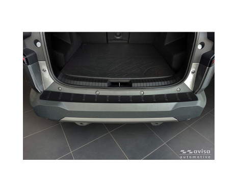 Avisa Matte Black Stainless Steel Rear Bumper Protector suitable for Dacia Bigster 2024- 'Ribs', Image 2