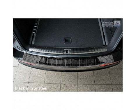 Black-Chrome Rear bumper protector suitable for Audi Q5 2008-2012 'Ribs', Image 4