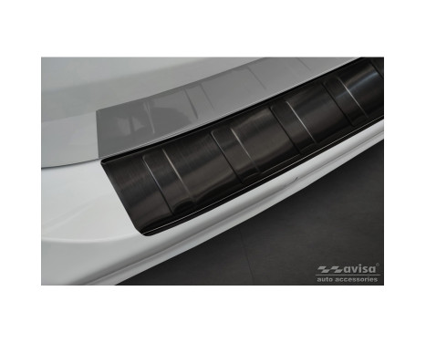 Black stainless steel bumper protector suitable for BMW 3-Series G21 Touring 2019-2022 'Ribs', Image 4