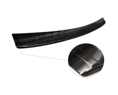 Black stainless steel bumper protector suitable for Citroën C4 & e-C4 2020- 'Ribs', Image 5