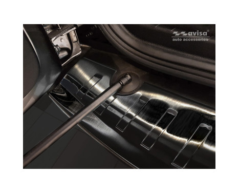 Black stainless steel bumper protector suitable for Ford Ecosport II Facelift 2017- 'Ribs', Image 5