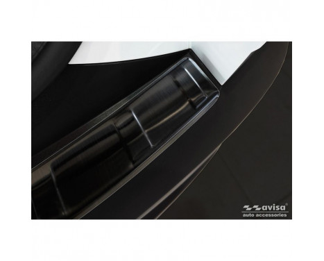 Black stainless steel bumper protector suitable for Hyundai Tucson 2020-'Ribs', Image 4