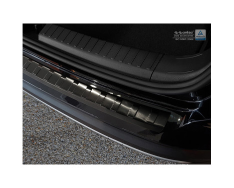 Black stainless steel bumper protector suitable for Seat Ateca 2016- 'Ribs', Image 5