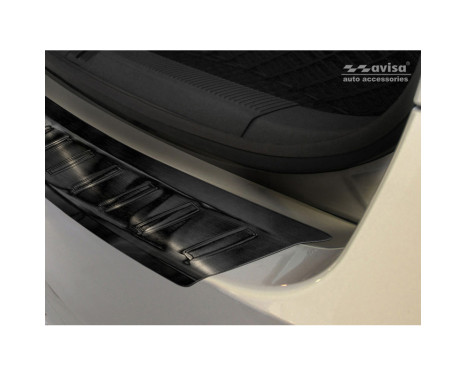 Black stainless steel bumper protector suitable for Skoda Octavia II Combi 2004-2013 'Ribs', Image 2