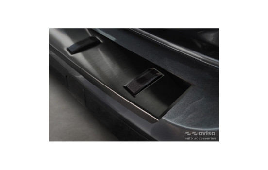 Black stainless steel bumper protector suitable for Volkswagen Caddy V Cargo & Combi 2020- 'STRONG EDITION', Image 4
