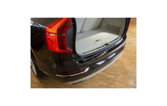 Black stainless steel bumper protector suitable for Volvo XC90 2015- 'Ribs', Image 2