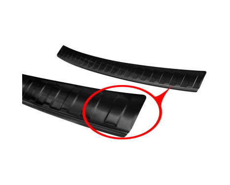 Black Stainless Steel Rear Bumper Protector suitable for Hyundai i10 HB 5-door 2019- 'Ribs', Image 5