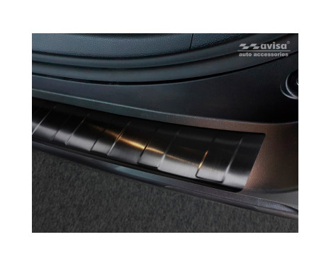 Black stainless steel Rear bumper protector Toyota RAV4 (5th Gen.) 2018- 'Ribs', Image 3