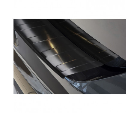 Black stainless steel rear bumper protector Volkswagen Touran II 2015- 'Ribs', Image 4