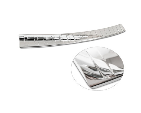 Chrome stainless steel bumper protector suitable for Mercedes C-Class AMG Estate (S206) 2021- 'Ribs', Image 6
