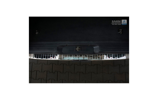 Chrome stainless steel bumper protector suitable for Mercedes Vito / Viano 2003-2014 'Ribs', Image 3