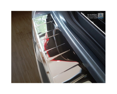 Chrome stainless steel bumper protector suitable for Volvo XC60 II 2017- 'Ribs', Image 4