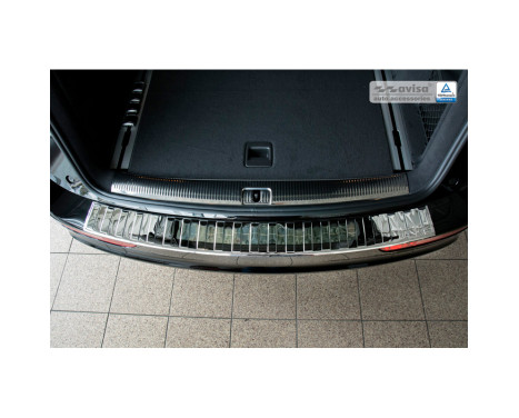 Chrome stainless steel rear bumper protector Audi Q5 2008-2012 & 2012- 'Ribs', Image 3