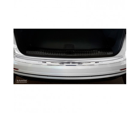 Chrome stainless steel rear bumper protector Audi Q8 2018 - 'Ribs'