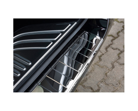 Chrome stainless steel rear bumper protector Mercedes Vito / V-Class 2014- 'Ribs', Image 4