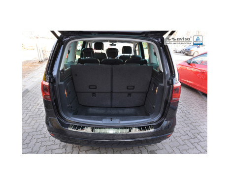 Chrome stainless steel Rear bumper protector Seat Alhambra & Volkswagen Sharan II 2010- 'Ribs', Image 5