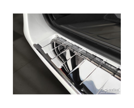 Chrome Stainless Steel Rear Bumper Protector suitable for Mercedes Vito / V-Class 2014- 'Ribs' 'XL', Image 2