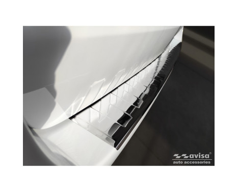 Chrome Stainless Steel Rear Bumper Protector suitable for Mercedes Vito / V-Class 2014- 'Ribs' 'XL', Image 3