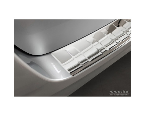 Chrome stainless steel rear bumper protector suitable for Volkswagen Multivan T7 2021- 'Ribs', Image 4