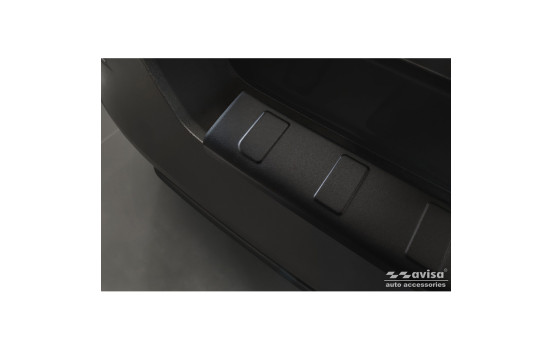 Matt black stainless steel rear bumper protector suitable for Jeep Avenger + EV 2023- 'Ribs', Image 3