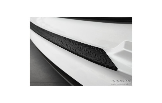 Matte Black Aluminum Bumper Protector suitable for Kia Sorento IV 2020- 'Riffled Plate', Image 5