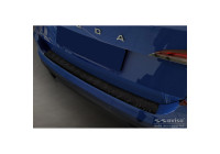 Matte black aluminum bumper protector suitable for Skoda Kamiq 2019- 'Riffled Plate'