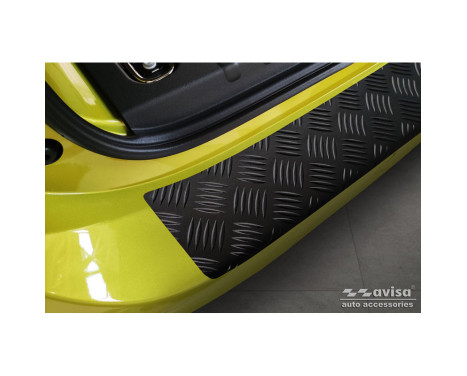 Matte black aluminum bumper protector suitable for Volkswagen ID. Buzz + Cargo Riffled Plate, Image 4