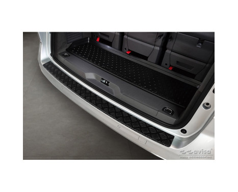 Matte Black Aluminum Rear Bumper Protector suitable for Volkswagen Multivan T7 2021- 'Riffled plate', Image 3