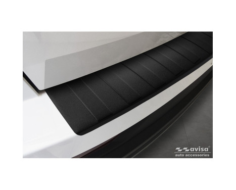Matte black stainless steel rear bumper protector suitable for Skoda Karoq Facelift 2022- + Sportline Facelift 2022, Image 3