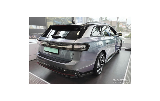 Matte black stainless steel rear bumper protector suitable for Volkswagen ID.7 Tourer 2024- 'Ribs', Image 5