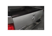 Pickup Tailgate protective strip suitable for Volkswagen Amarok 2010- 2016 & FL 2016- Carbon