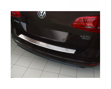 RVS Rear bumper protector Seat Alhambra II / Volkswagen Sharan II 2010- 'Ribs', Image 2