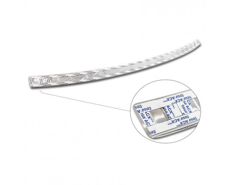 Stainless steel bumper protector suitable for Hyundai Tucson 2020- 'Ribs', Image 4