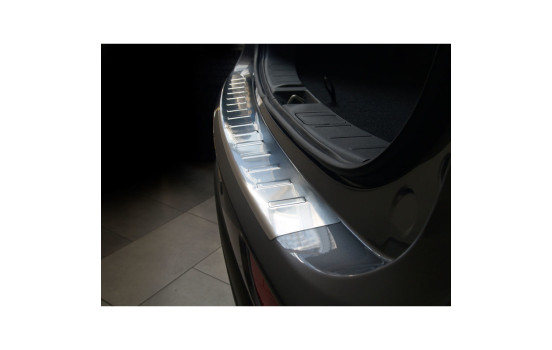 Stainless steel bumper protector suitable for Mitsubishi Outlander 2012-2015 'Ribs', Image 2