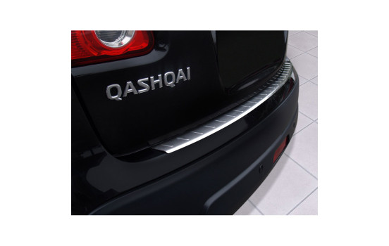 Stainless steel bumper protector suitable for Nissan Qashqai 2007-2013 'Ribs', Image 3